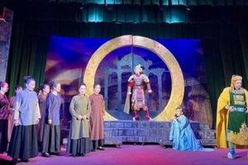 'Mặt trời đêm thế kỷ' với hình tượng vua Quang Trung-Nguyễn Huệ