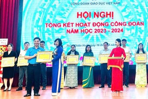 Tuyên Quang có 4 tập thể, cá nhân được Công đoàn Giáo dục Việt Nam tặng Bằng khen