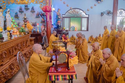 Chư Tăng Ni H.Hóc Môn tác pháp Tự tứ mãn hạ sau ba tháng an cư