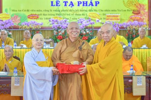 Ban Trị sự Phật giáo H.Nhà Bè bế giảng khóa An cư kiết hạ, trao quyết định bổ sung nhân sự mới