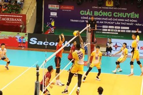 Trận chung kết giữa hai đội TPHCM và Công an TPHCM: Ngang sức, cân tài
