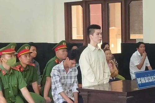 Nam sinh lãnh 13 năm tù vì đâm chết người