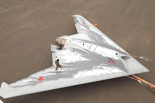 Quân đội Nga 'mòn mỏi' chờ đợi UAV tàng hình S-70 xuất xưởng