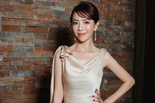 Thu Trang chính thức 'xuống núi', thông báo nóng về Tiến Luật