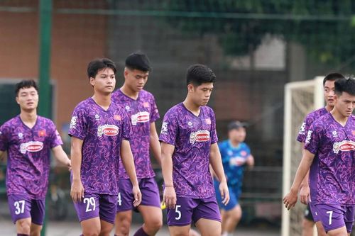 U22 Việt Nam: 'Đỏ mắt' tìm nhân tố mới