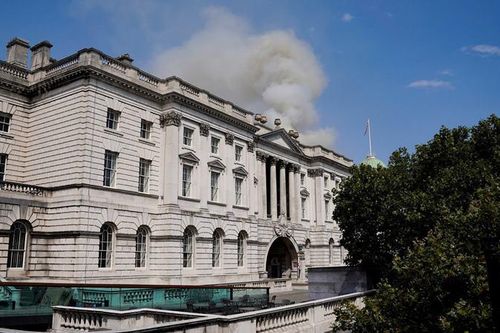 Anh: Cháy lớn tại tòa nhà biểu tượng Somerset House ở London