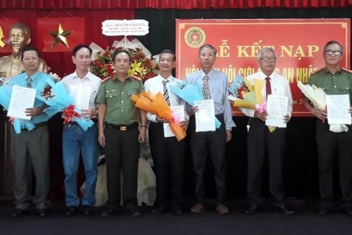 Hội Cựu Công an quận Sơn Trà kết nạp 7 hội viên mới