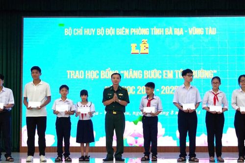 Bộ đội Biên phòng Bà Rịa – Vũng Tàu trao học bổng cho 48 học sinh