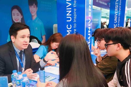 Điểm chuẩn đợt 1 vào Trường Đại học CMC từ 21 đến 23 điểm