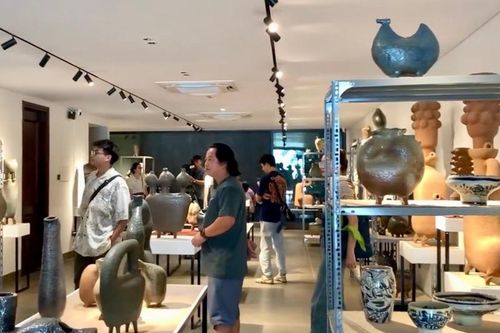 'Mở xưởng gốm Mường': Nơi hội tụ những tác phẩm gốm độc bản