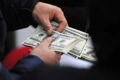 Tin tức kinh tế ngày 17/8: Giá USD tự do lao dốc