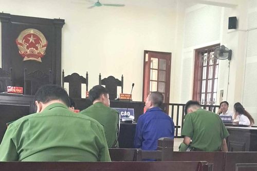 Nam thanh niên giở trò đồi bại với nhiều bé gái