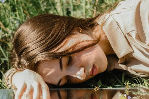 Vợ chết lặng nghe chồng thừa nhận đã yêu cô hàng xóm