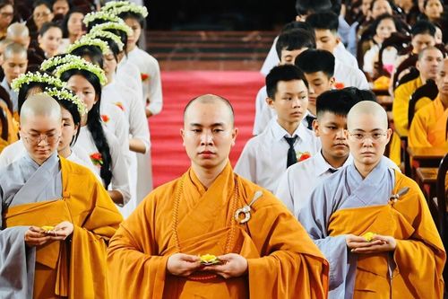 Hàng nghìn Tăng Ni, Phật tử cùng nhau hướng về ngày lễ Vu Lan báo hiếu