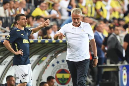 Hành trình gian nan của Jose Mourinho