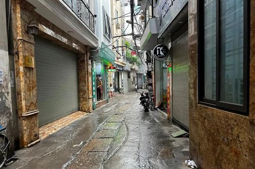 Choáng váng, nhà trong ngõ nhỏ qua tay 'cò' đội giá cả tỷ đồng