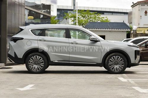'Kẻ ngáng đường, Hyundai Santa Fe: Thiết kế đẹp miễn chê, nội thất sang chảnh, giá rẻ khó tin