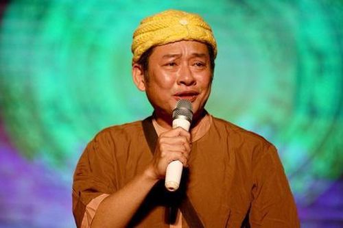 Nam danh hài 'lên chùa bán nhang', cuộc sống giờ ra sao?