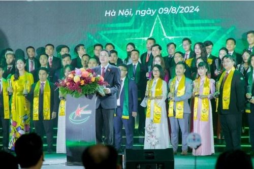 CEO Công ty Cổ phần Bigfa vinh dự đón nhận giải thưởng Top 10 Doanh nhân trẻ Khởi nghiệp xuất sắc năm 2024