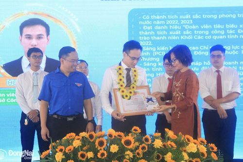 Tuyên dương 12 cán bộ, công chức, viên chức trẻ giỏi tỉnh Đồng Nai