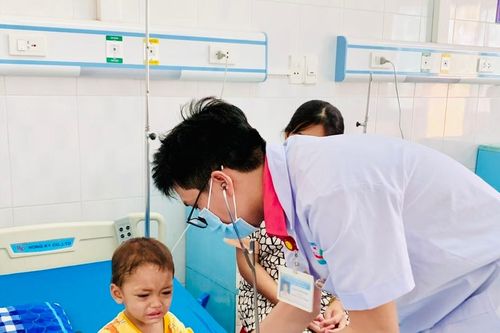 Gia Lai: Bổ sung vi chất cho trẻ bị suy dinh dưỡng