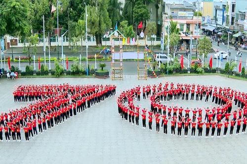 Sôi nổi hội thi dân vũ thanh thiếu nhi, học sinh Pleiku