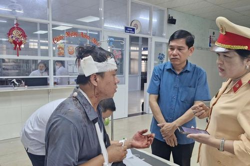 Tập trung cứu chữa nạn nhân vụ va chạm giao thông trên quốc lộ 14