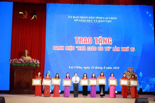 Triển khai nhiệm vụ năm học 2024-2025 và trao tặng danh hiệu 'Nhà giáo ưu tú' lần thứ 16