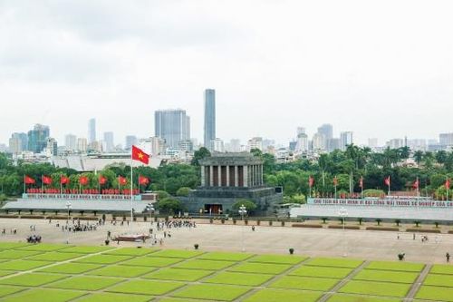Tự hào tháng Tám