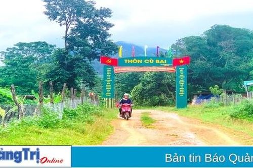Hiến 'tấc vàng' để bản làng phát triển