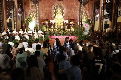 Chùa Hải Quang tổ chức đêm nhạc 'Mênh mông tình mẹ' nhân Đại lễ Vu lan - Báo hiếu