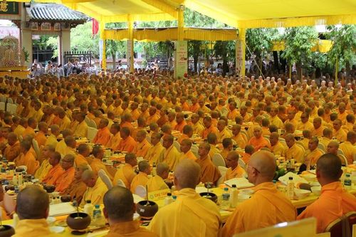 Chư Tăng ở cố đô Huế Tự tứ, tham dự Pháp hội Vu lan tại tổ đình Từ Đàm