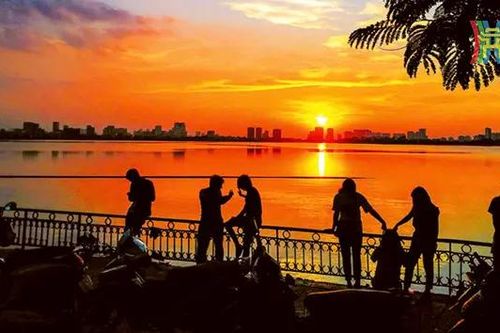Hà Nội trong chiều hoàng hôn
