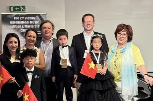 Việt Nam gặt hái thành tích ấn tượng tại Liên hoan Nghệ thuật Quốc tế Vienna 2024