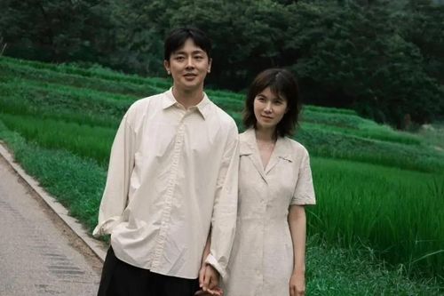 Thêm cặp đôi 'phim giả tình thật' kết hôn