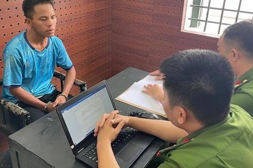 Bắt kẻ trốn nã suốt 9 năm ở Lào