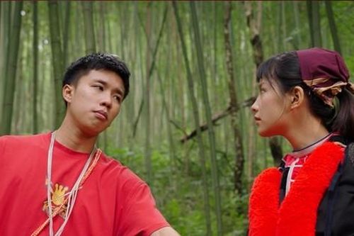 'Đi Giữa Trời Rực Rỡ' lộ thêm 'hạt sạn' lớn: Do đoàn làm phim cố tình viết sai?