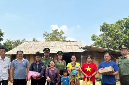 Ám ảnh những tháng ngày 'việc nhẹ lương cao' ở xứ người