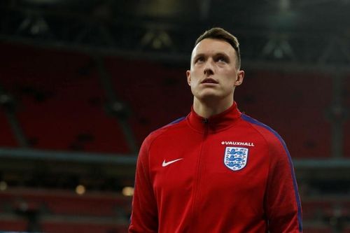 Phil Jones giải nghệ