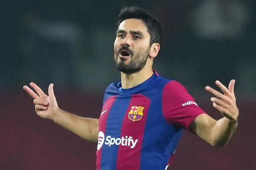 Gundogan 'chịu đựng hết nổi' ở Barcelona