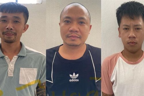 Hành hung, giam giữ nhân viên cầm đồ để đòi lại xe máy