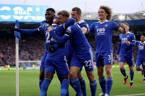 Cựu vương Premier League có nguy cơ bị trừ điểm