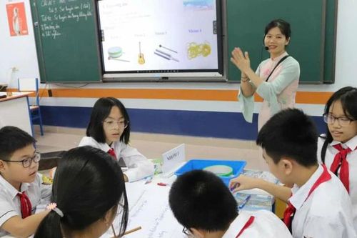 Chuyển biến trong đổi mới quản lý giáo dục, quản trị nhà trường
