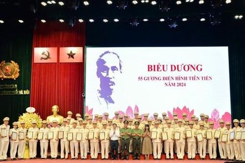 Tuyên dương 55 điển hình tiên tiến Công an Thủ đô