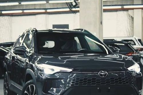 Toyota bán gói độ chống đạn cho Corolla Cross và Fortuner