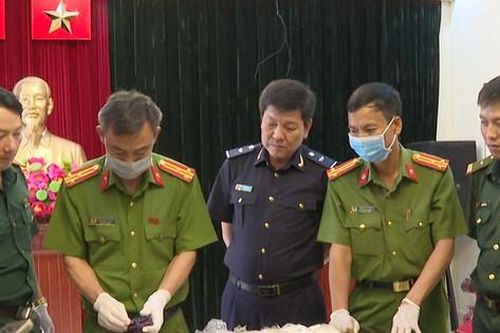 Vận chuyển ma túy từ Lào về Việt Nam để lấy 50 triệu đồng tiền công