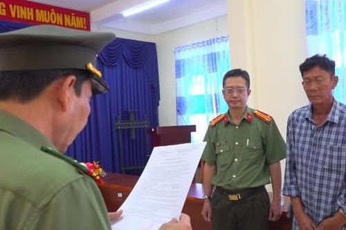 Bắt 2 đối tượng đưa ngư phủ qua Malaysia đánh bắt trái phép