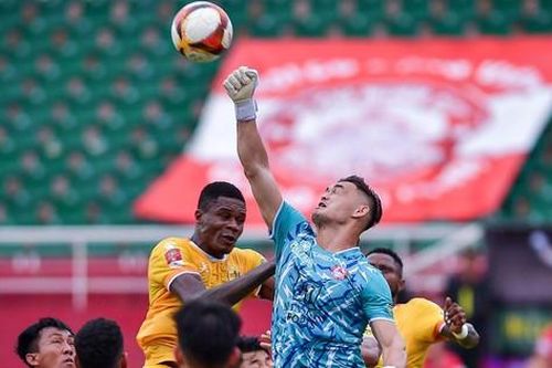 Thủ môn Việt kiều Patrik Lê Giang chốt bến đỗ đầy bất ngờ