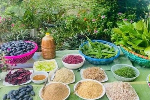 Mùa thu về Hà Châu thưởng thức món ăn ngon chế biến từ trám đen