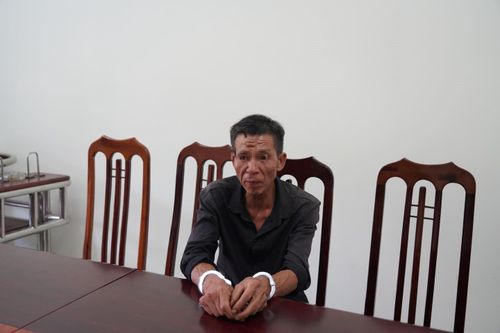 Bắt đối tượng dùng súng bắn vợ rồi bỏ trốn lên rừng